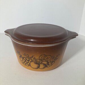 Vintage Pyrex Old Orchard 473 1 Qt Brown Covered Baking Dish Chip‎ & scratches